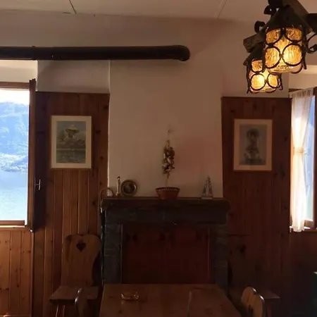 Nel Set Di Piccolo Antico Viola