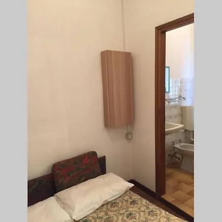 Nel Set Di Piccolo Antico Viola Valsolda