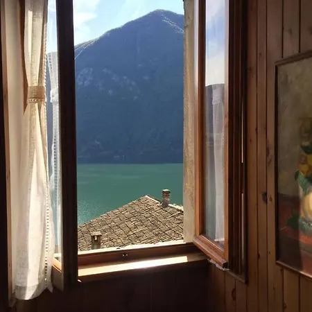 Nyaraló Nel Set Di Piccolo Antico Viola Valsolda