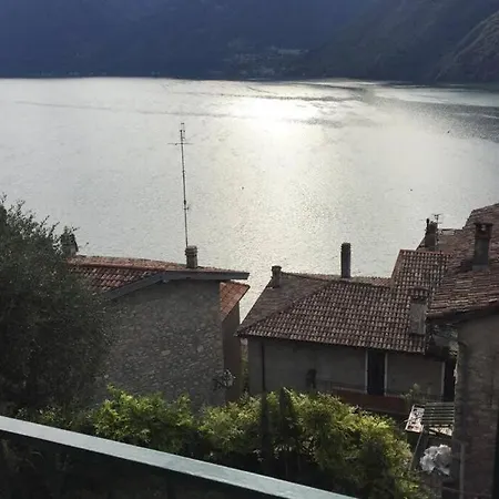 Nel Set Di Piccolo Antico Viola Valsolda