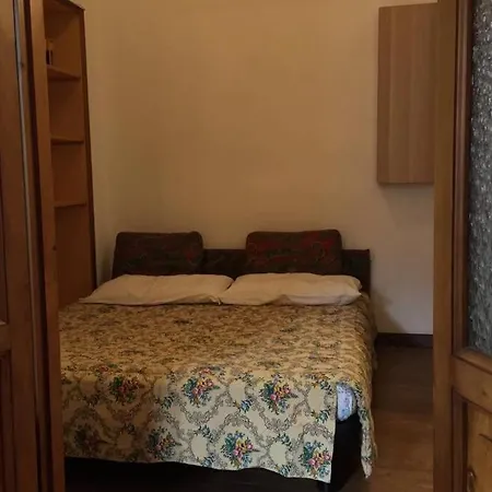Nel Set Di Piccolo Antico Viola