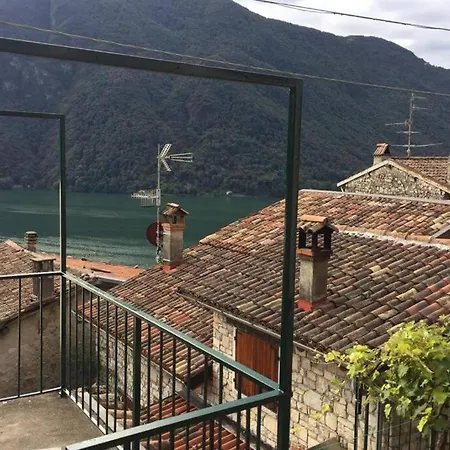 Nel Set Di Piccolo Antico Viola Nyaraló *
