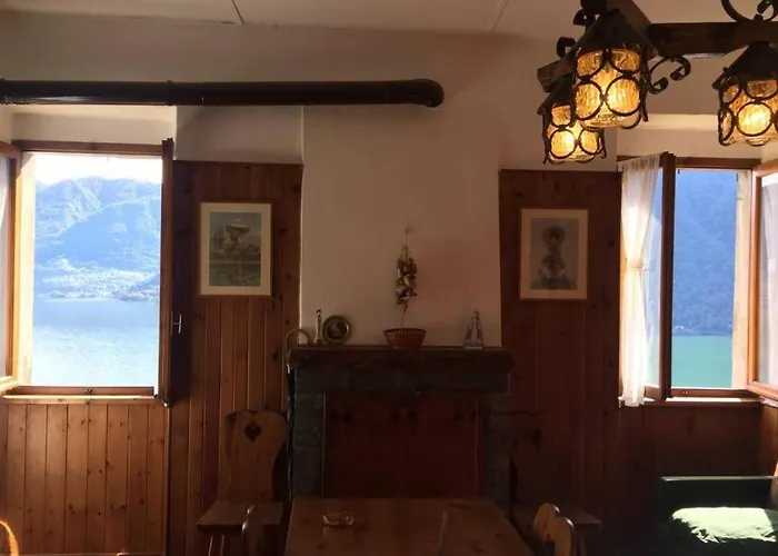 Nel Set Di Piccolo Antico Viola