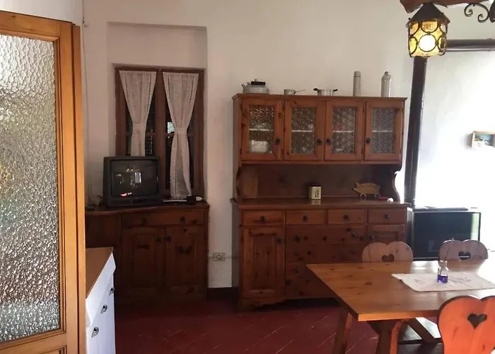 Nel Set Di Piccolo Antico Viola Ferienhaus *
