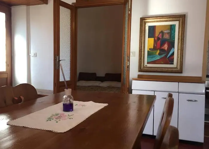 Ferienhaus Nel Set Di Piccolo Antico Viola
