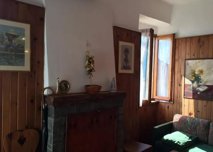 Nel Set Di Piccolo Antico Viola * Valsolda